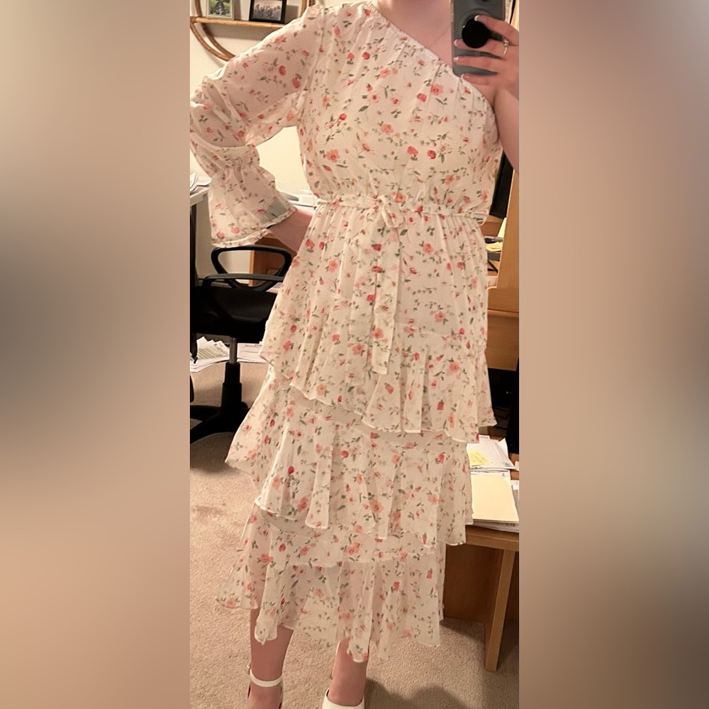 NWOT NBW Showpo One Shoulder Tiered Floral White Midi Dress - Picture 7 of 7